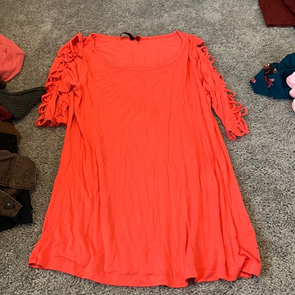 Medium peach top - Picture 1 of 1